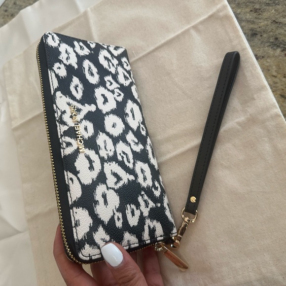 New MICHAEL MICHAEL KORS Large Logo Continental black / ivory - Picture 5 of 8